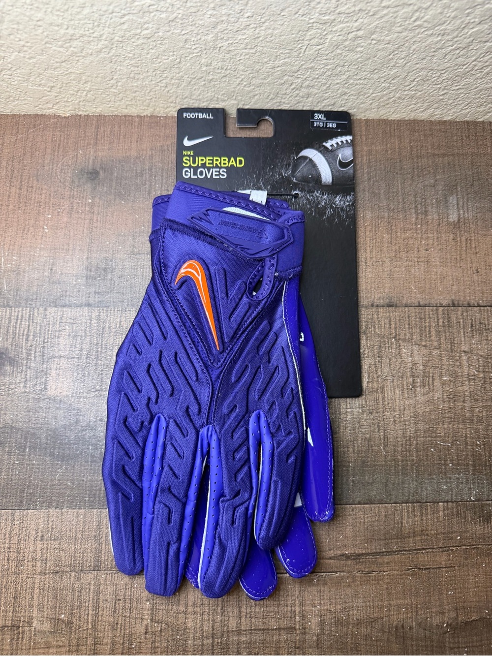 Nike Superbad “Clemson Tigers” Football Gloves. 
- Size 3XL.